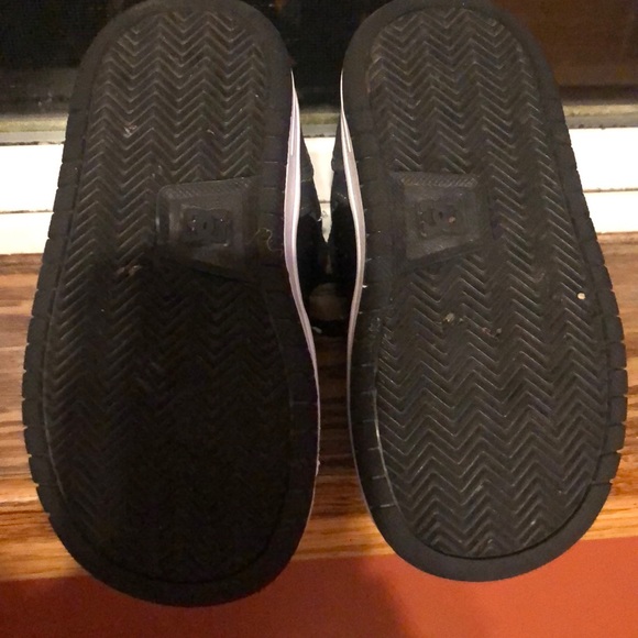 Kids Size 7 DC High Tops - Picture 3 of 4